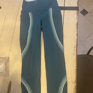 Lululemon Athletica Speed Light Tight 25